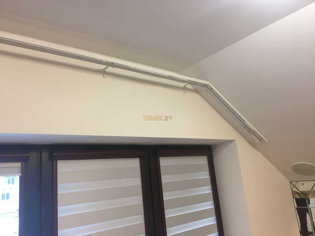 Карниз на мансардное окно