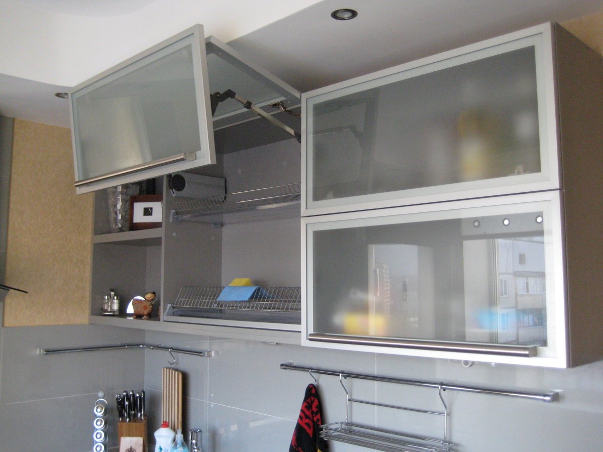 Фасад в алюминиевой рамке со стеклом