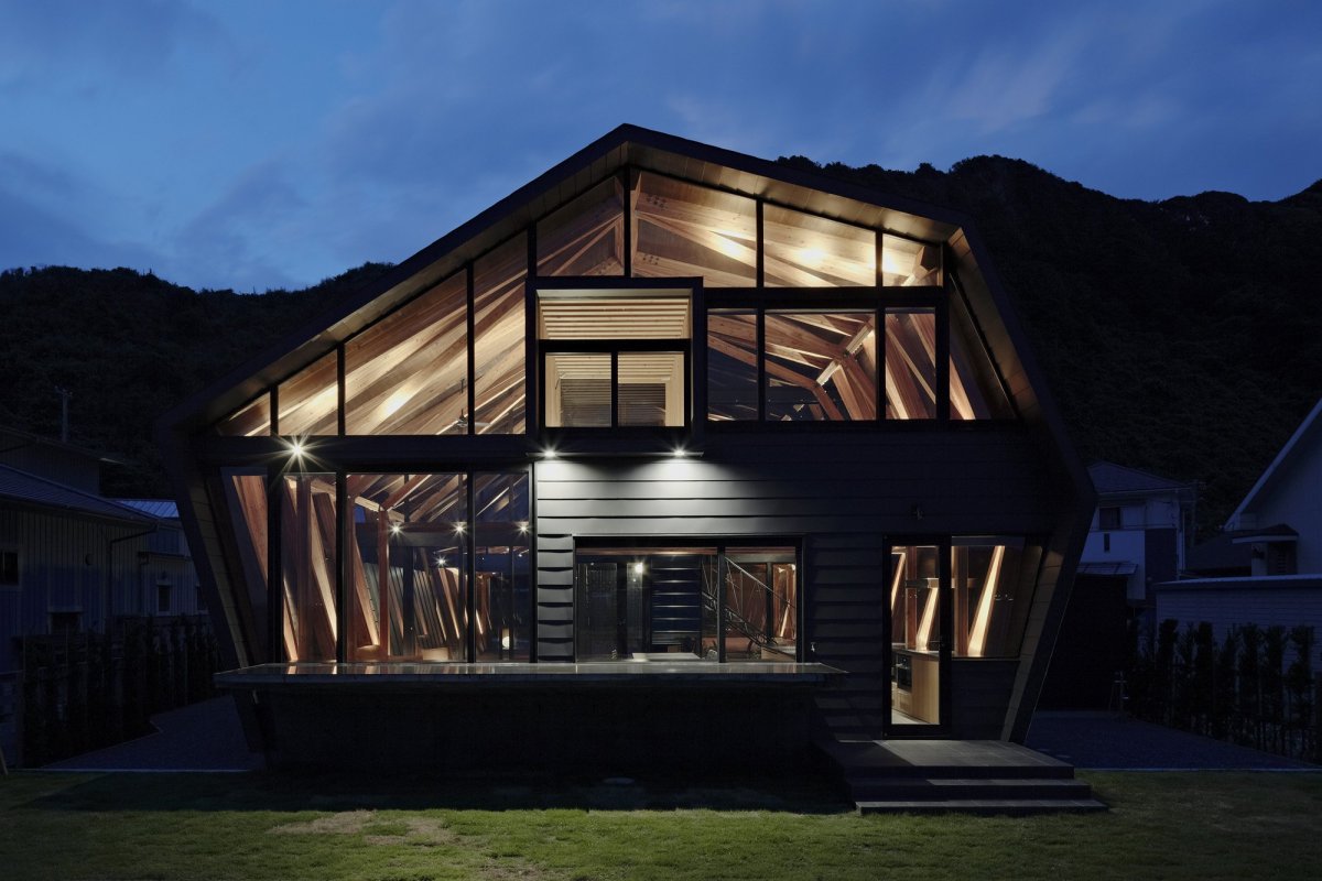 Оригинальный загородный дом