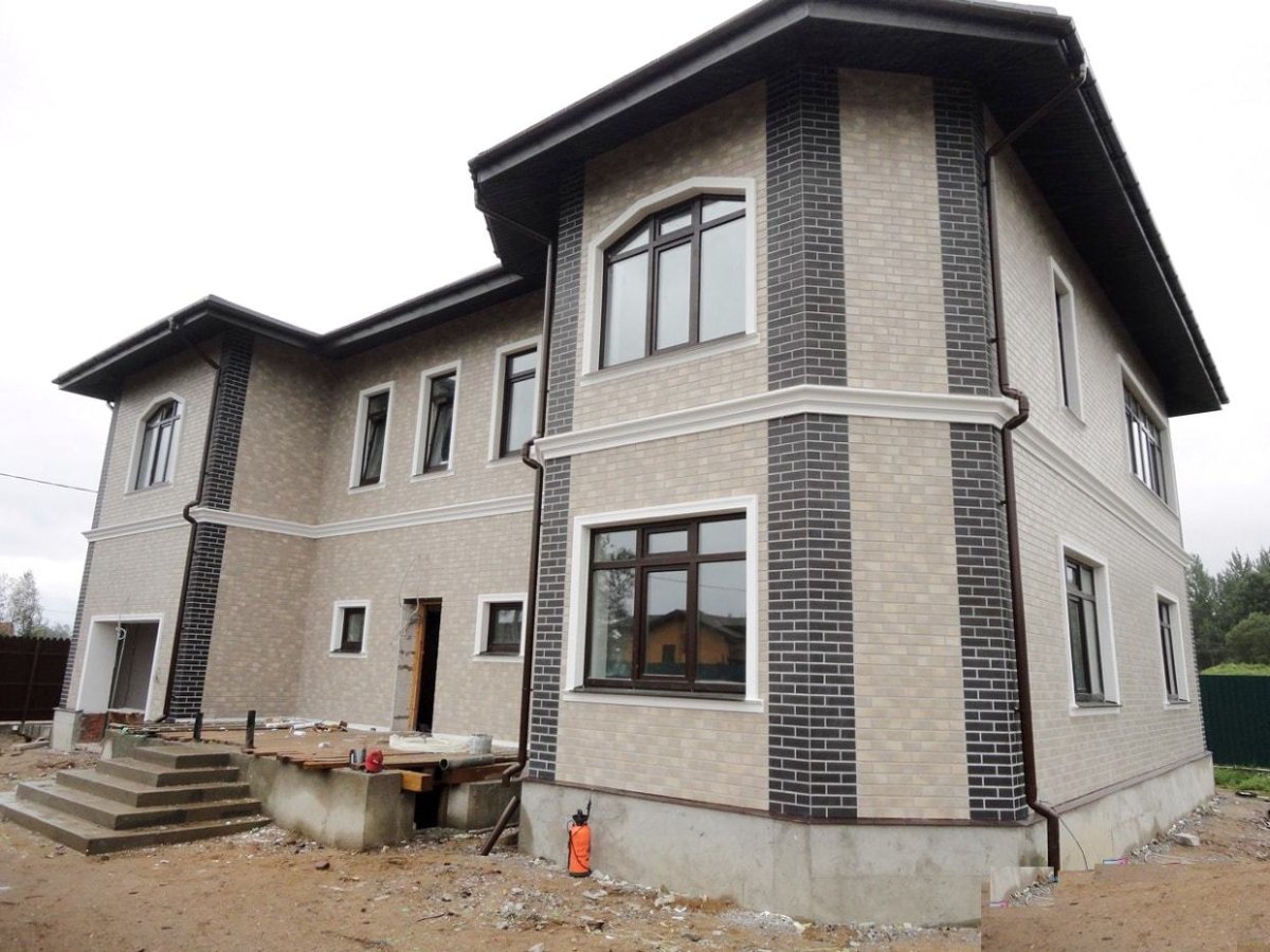 Фасад кирпич и штукатурка