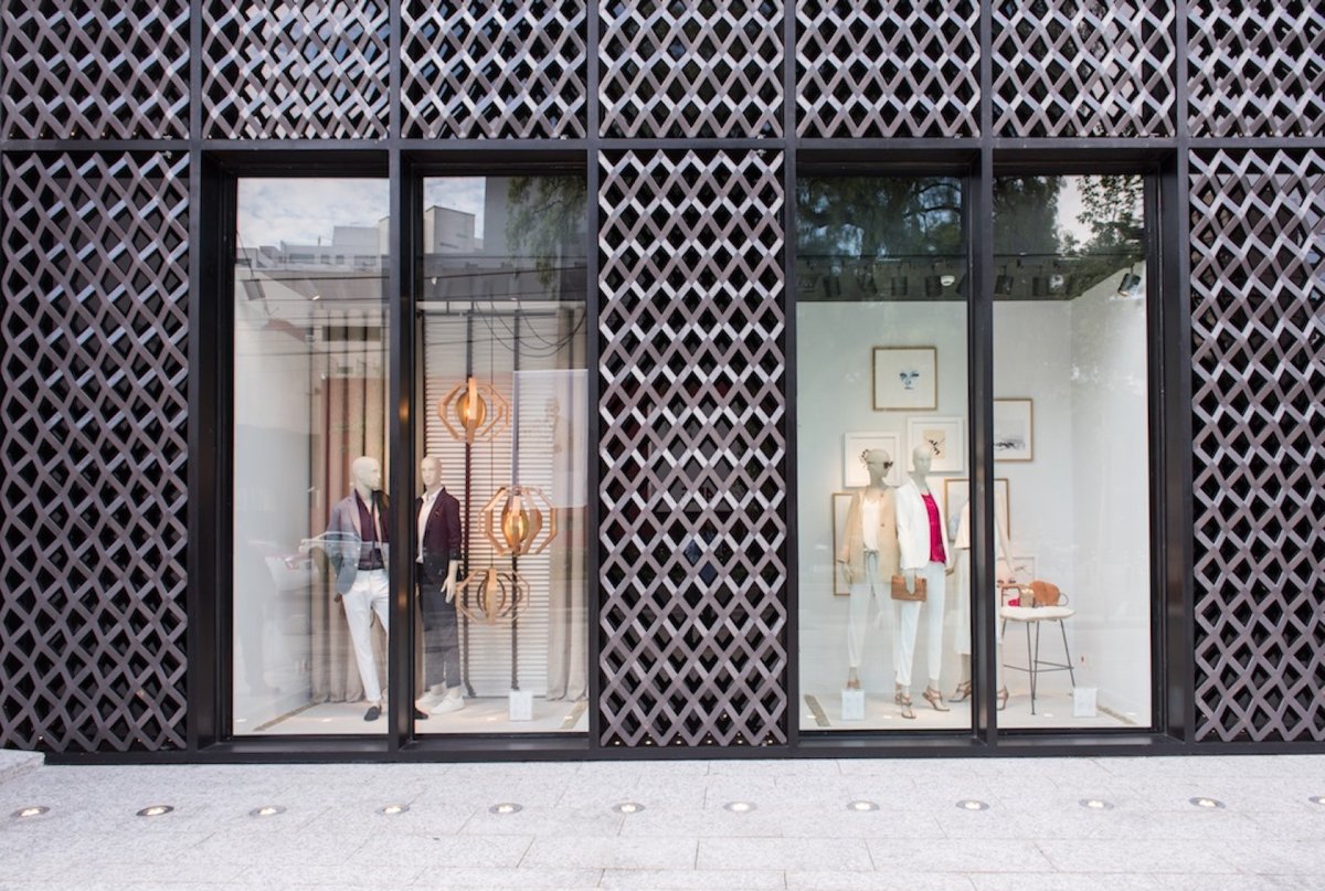 Massimo Dutti здание