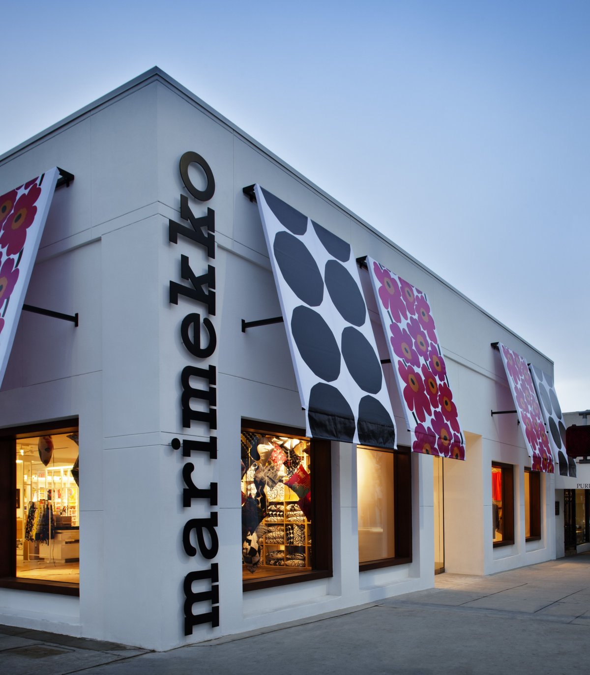 Дизайнерские фасады магазинов