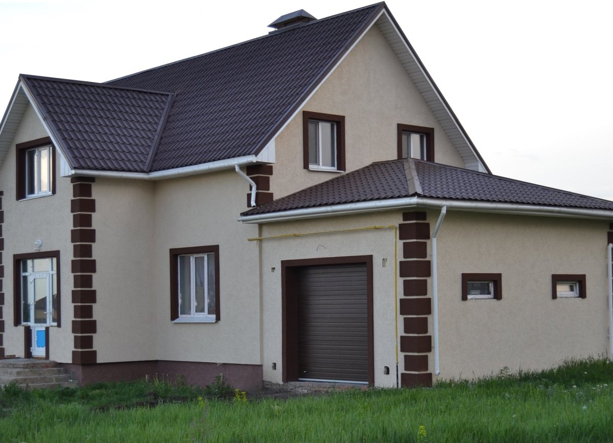 Отделка фасада короедом