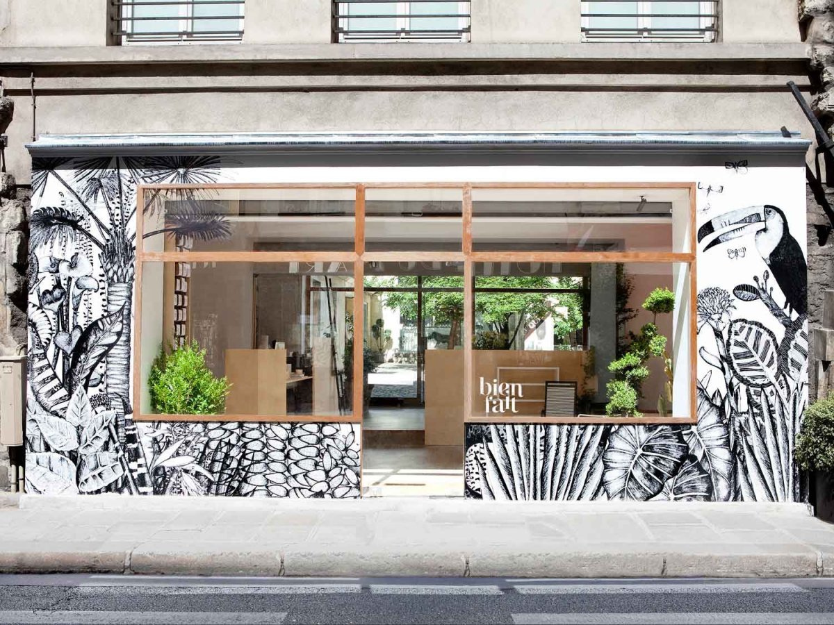 Креативный фасад магазина