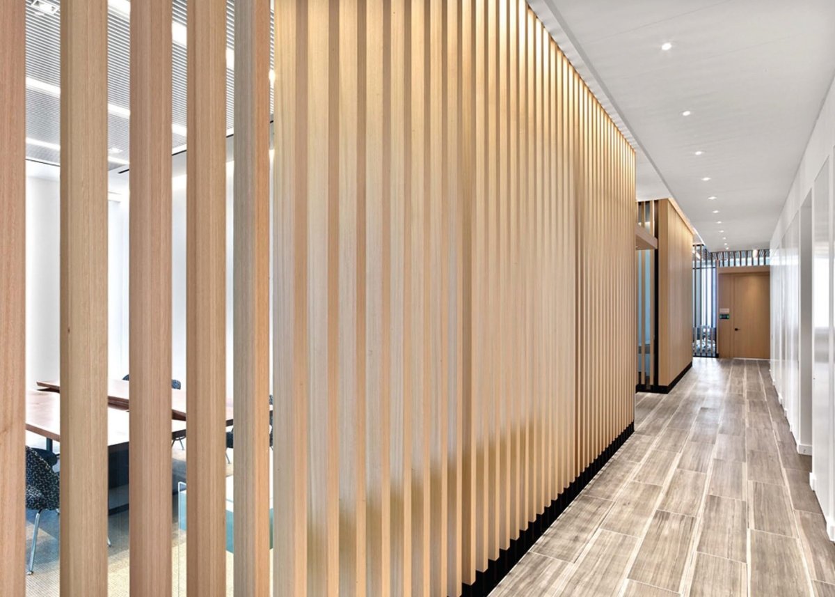 МДФ панель "вертикальные рейки" h2530