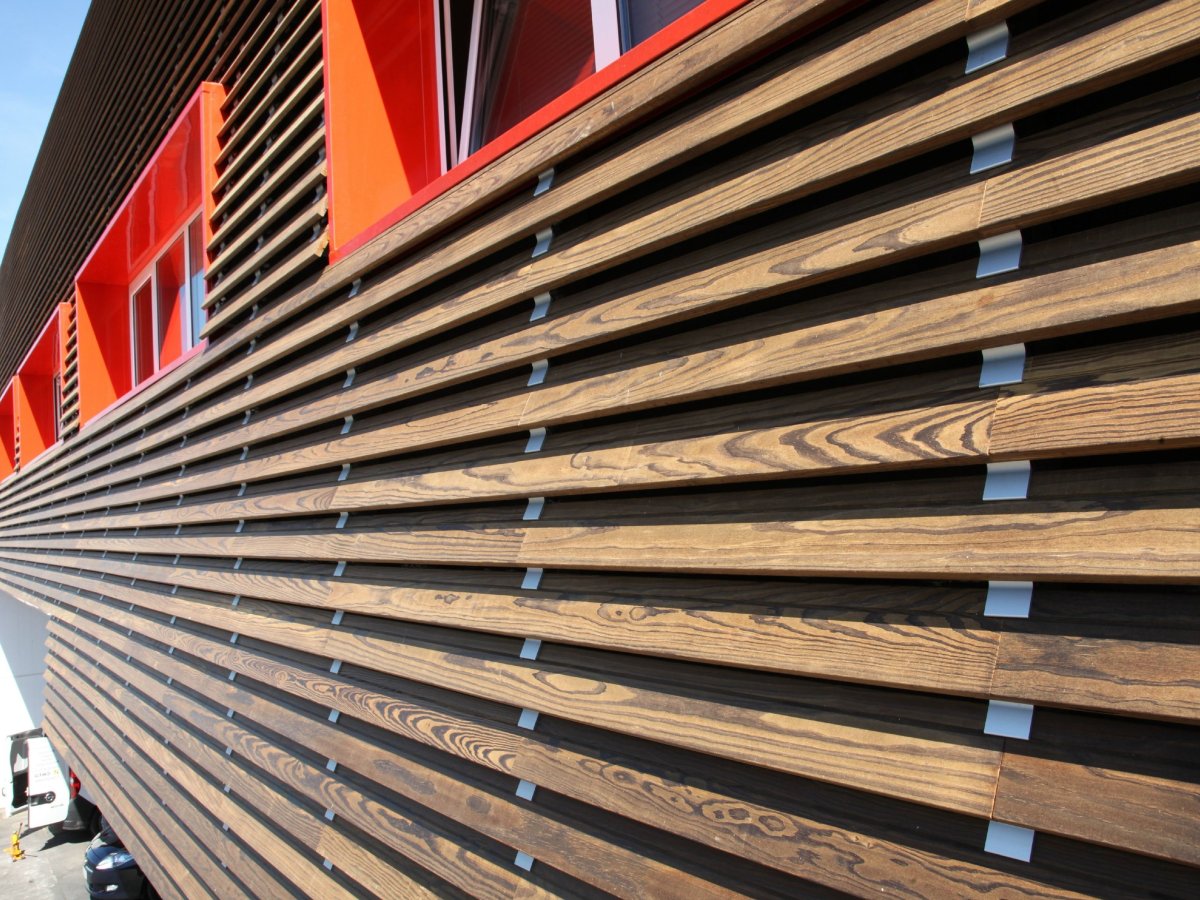 Реечная отделка фасада