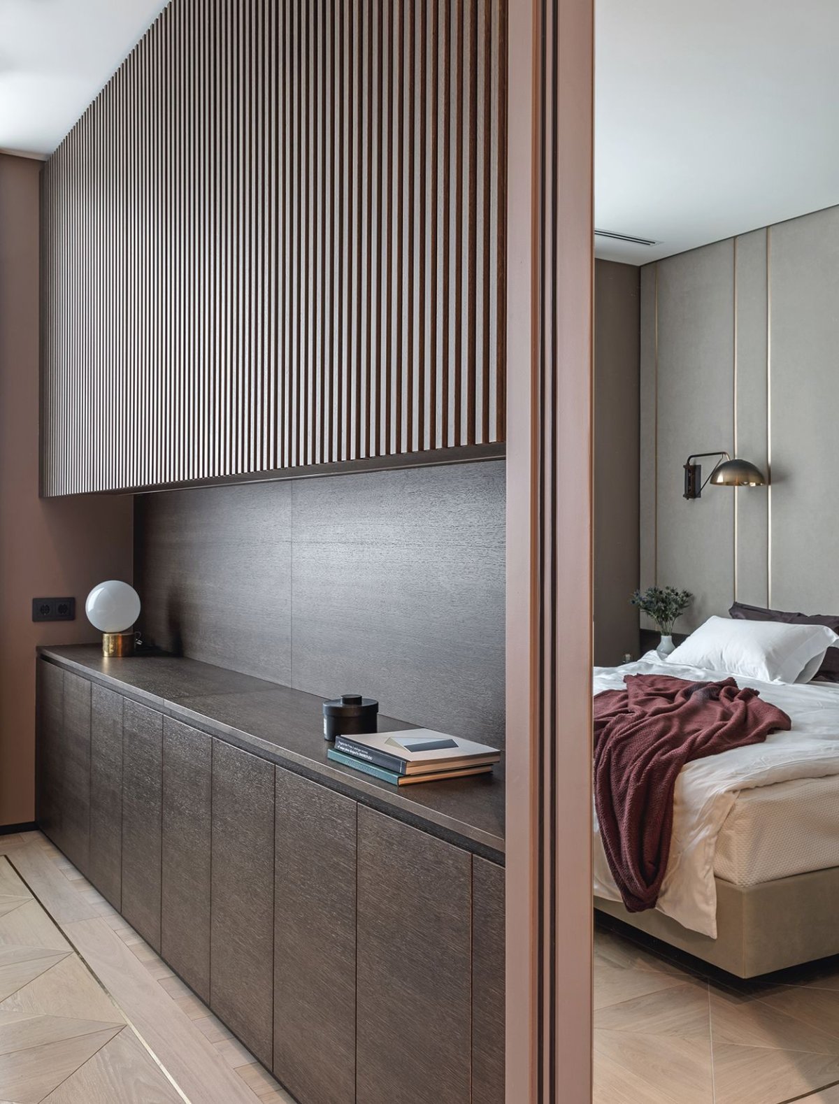 Шкаф с рейками