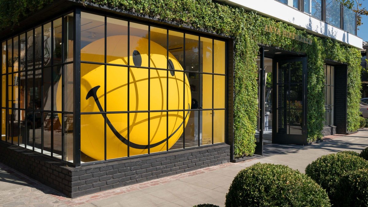 Дизайнерские фасады магазинов