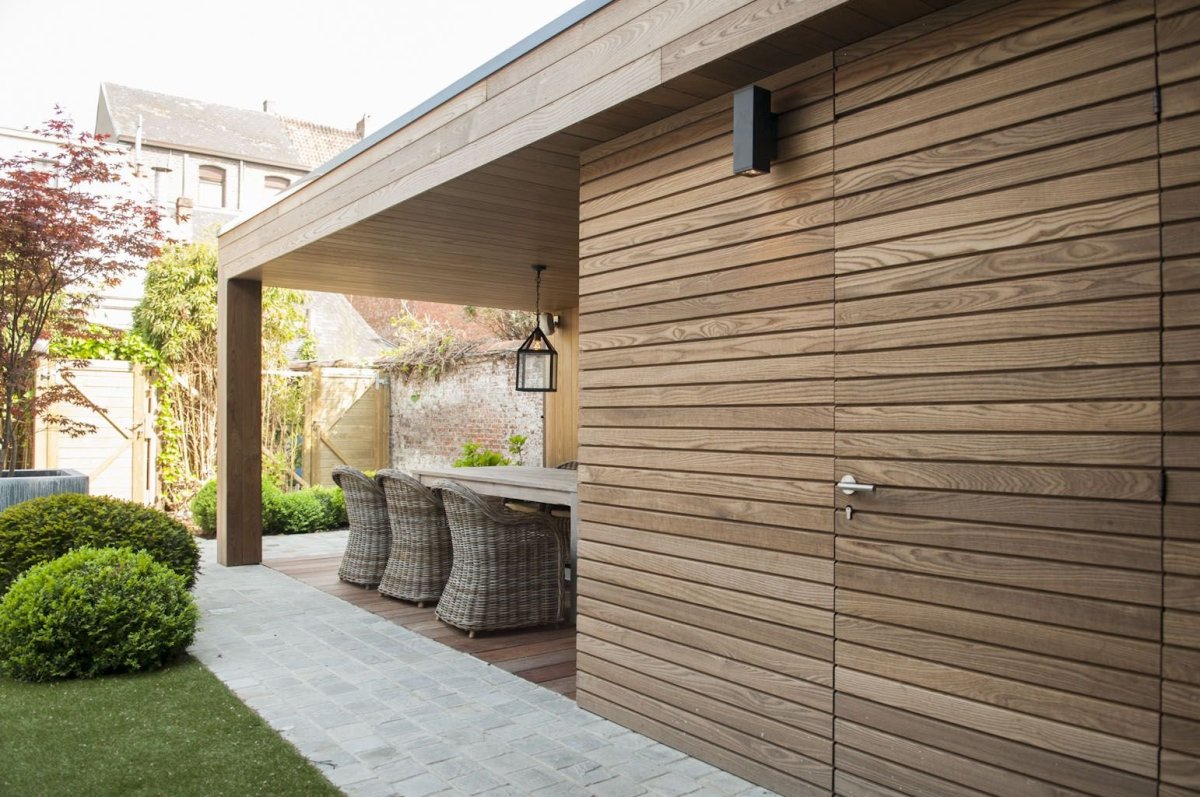 Фасады из планкена с террасой