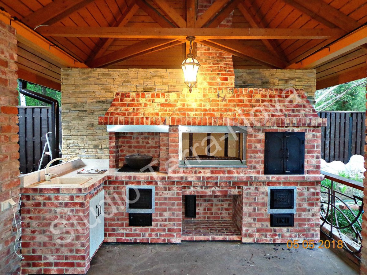 Комплекс барбекю с коптильней мангалом казаном