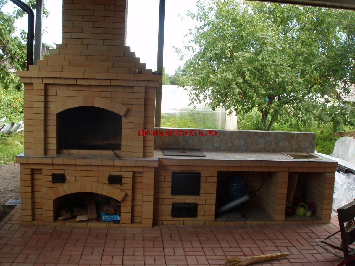 Барбекю с плитой и мойкой