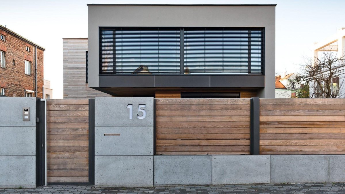 Забор в современном стиле