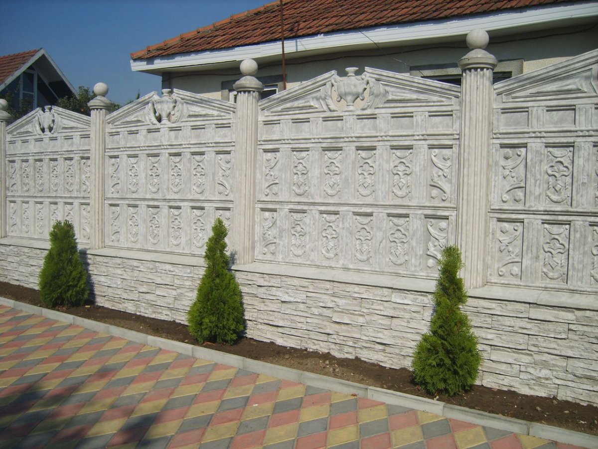 Красивый забор из бетона