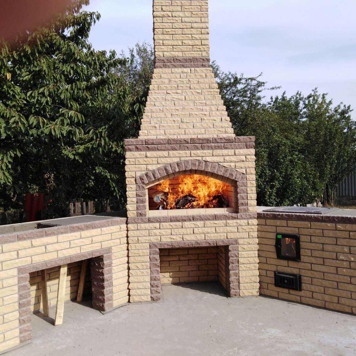 Барбекю из кирпича