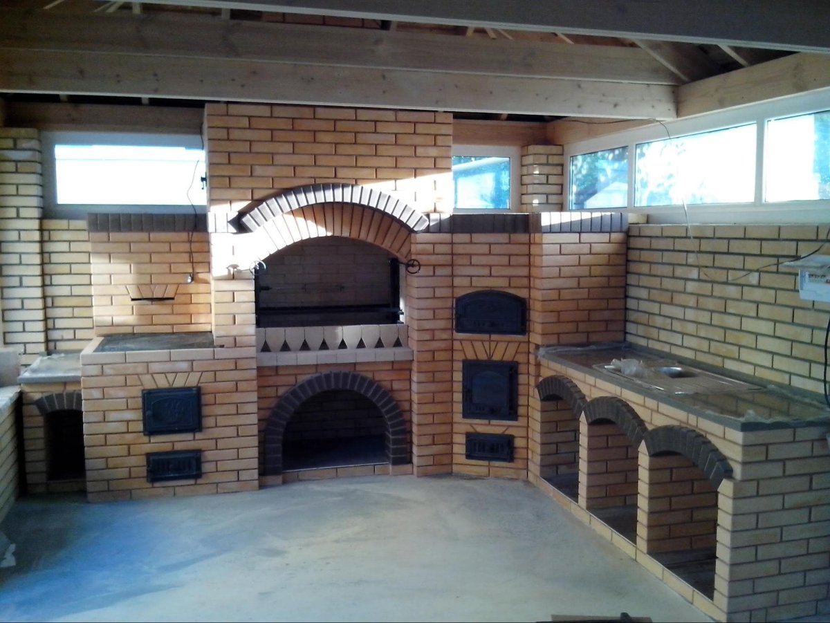 Помпейская печь с мангалом и казаном