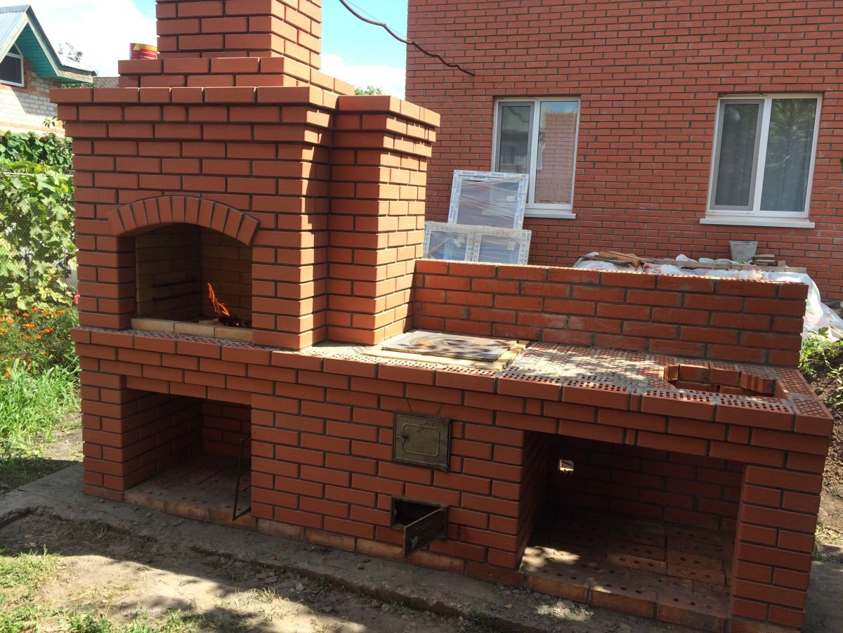 Мангал из кирпича с казаном