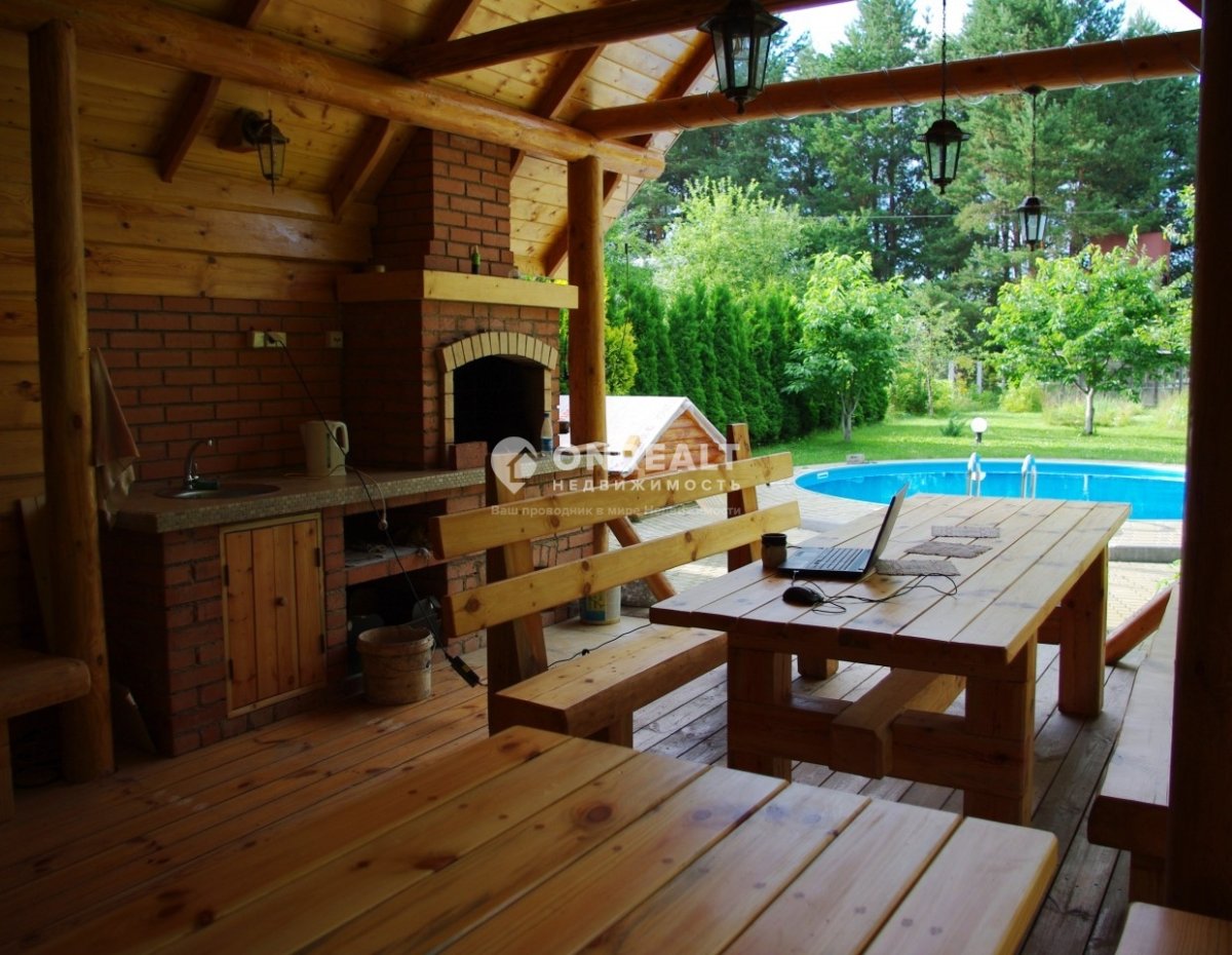 Терраса к бане с мангальной зоной