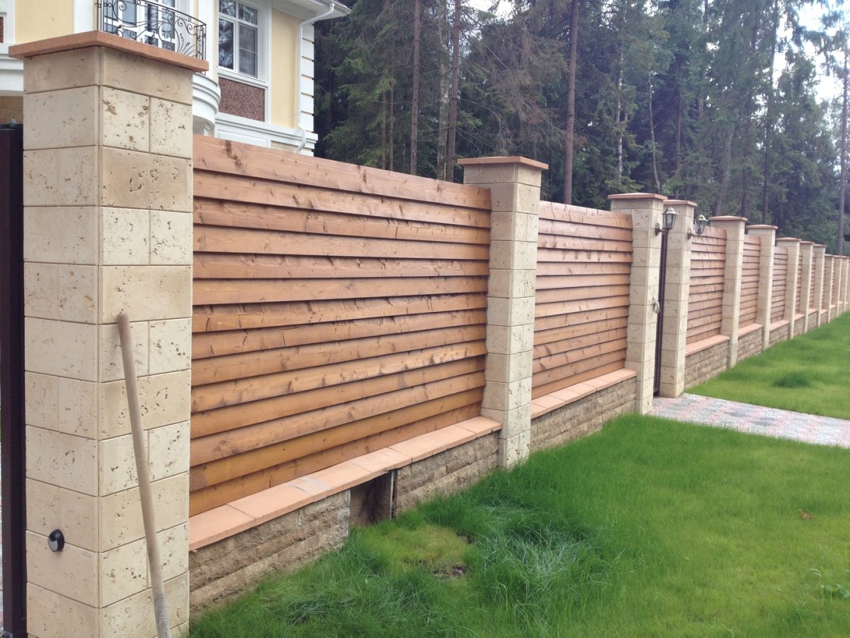 Деревянный забор