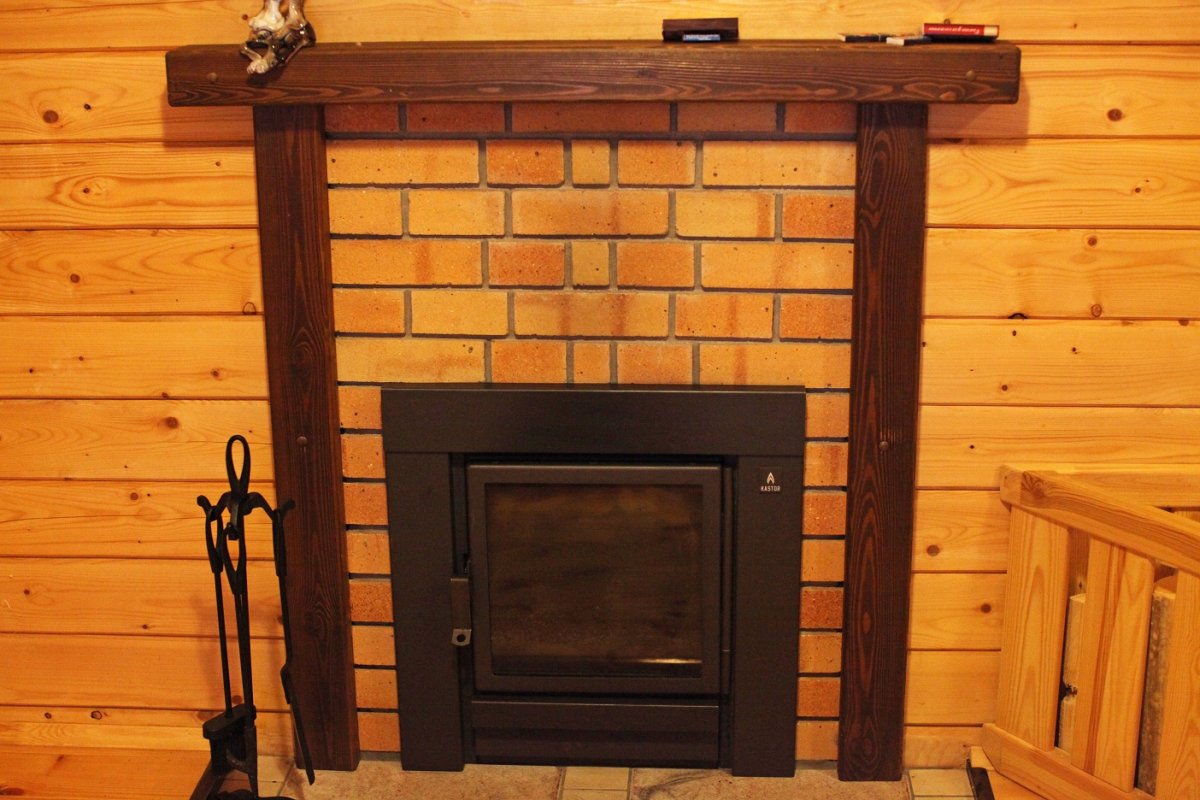 Кирпичная печь для бани с топкой из предбанника