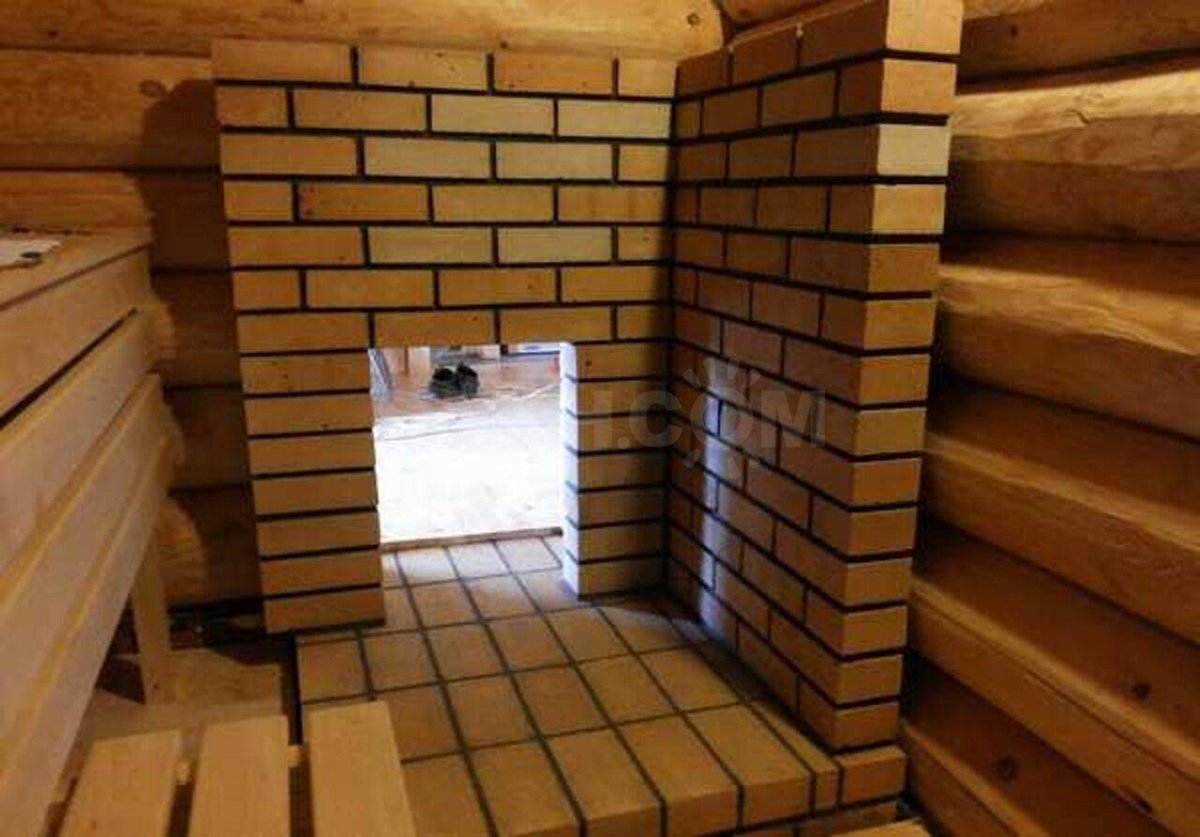 Кирпичный экран для металлической печи