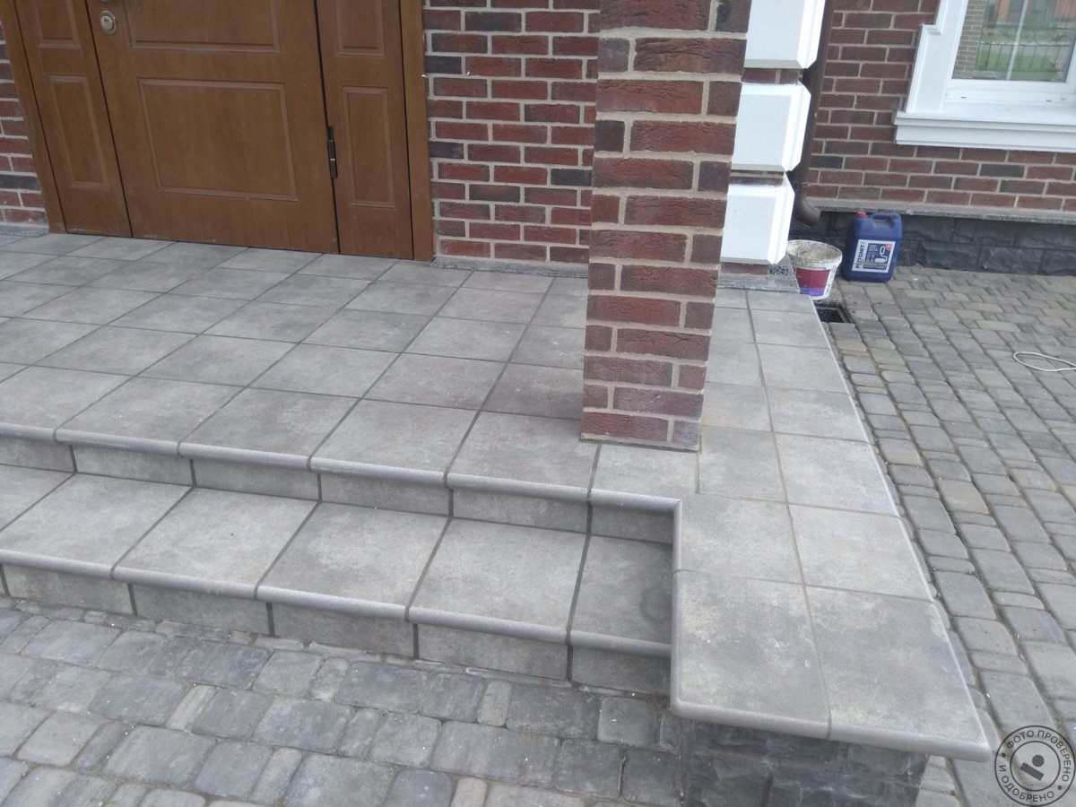 Крыльцо плитка в сером цвете
