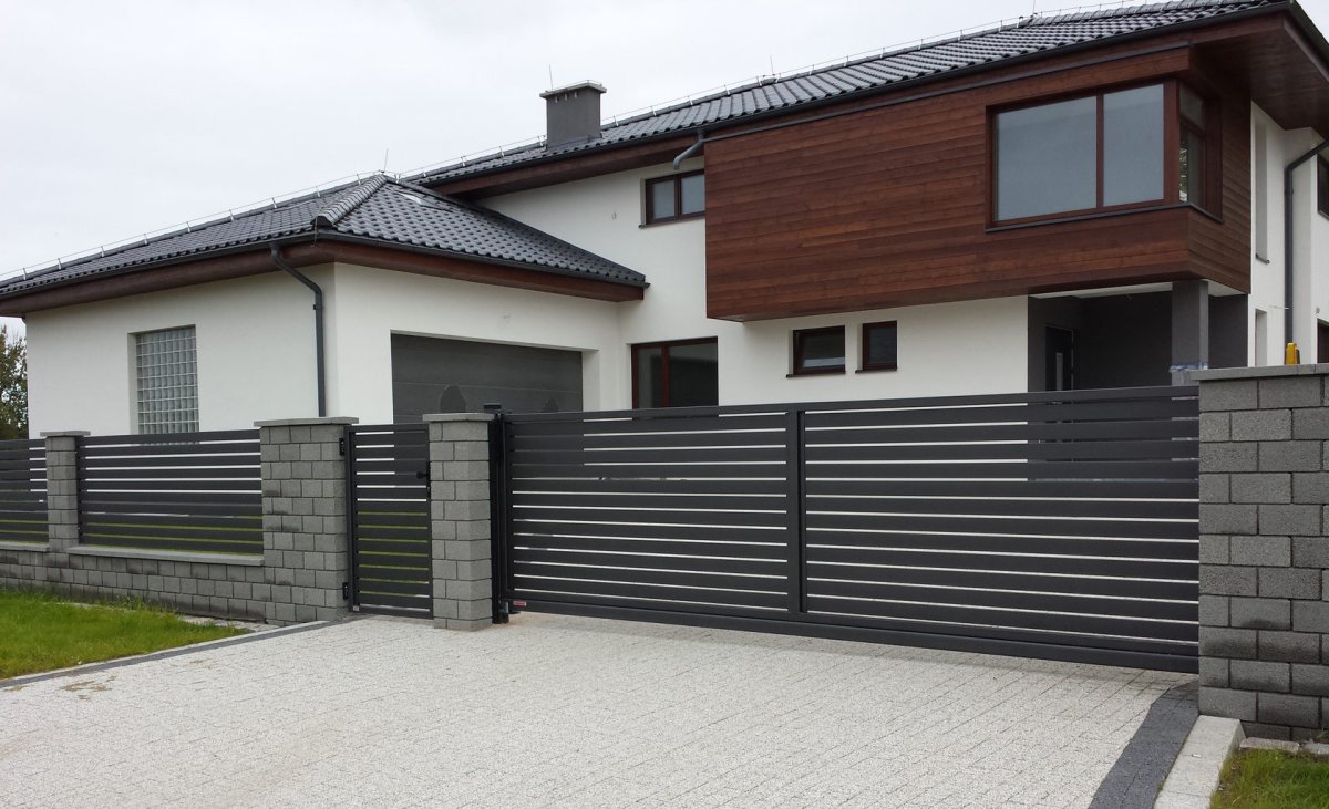 Забор из планкена серый