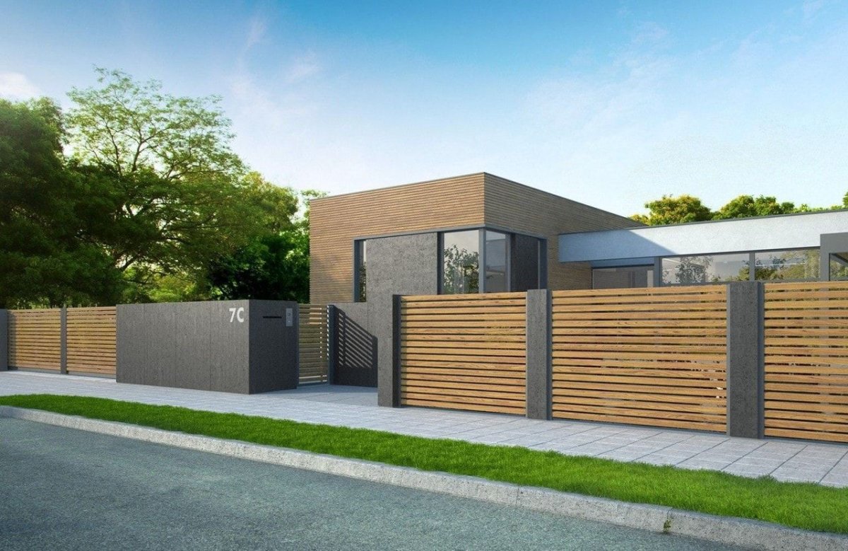 Современный гараж в заборе