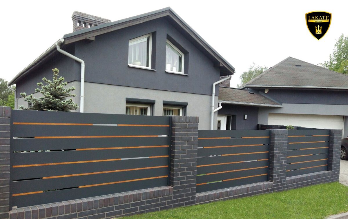 Современный серый забор