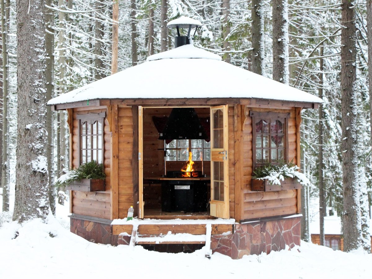 Тепла беседка с мангалом