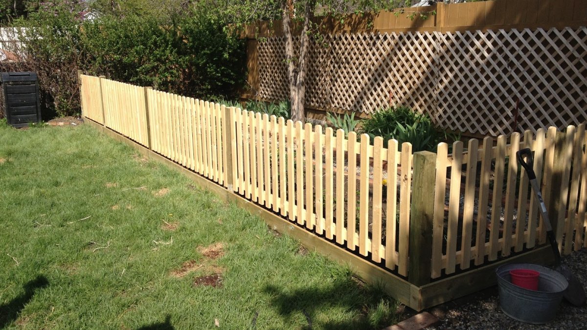 Деревянный забор для палисадника