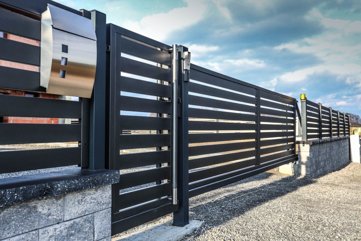 Забор БРИКС С металлоштакетником