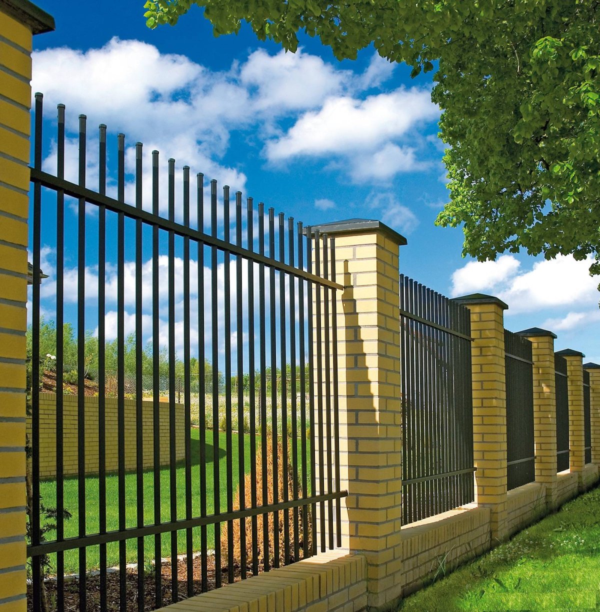 Красивые современные заборы