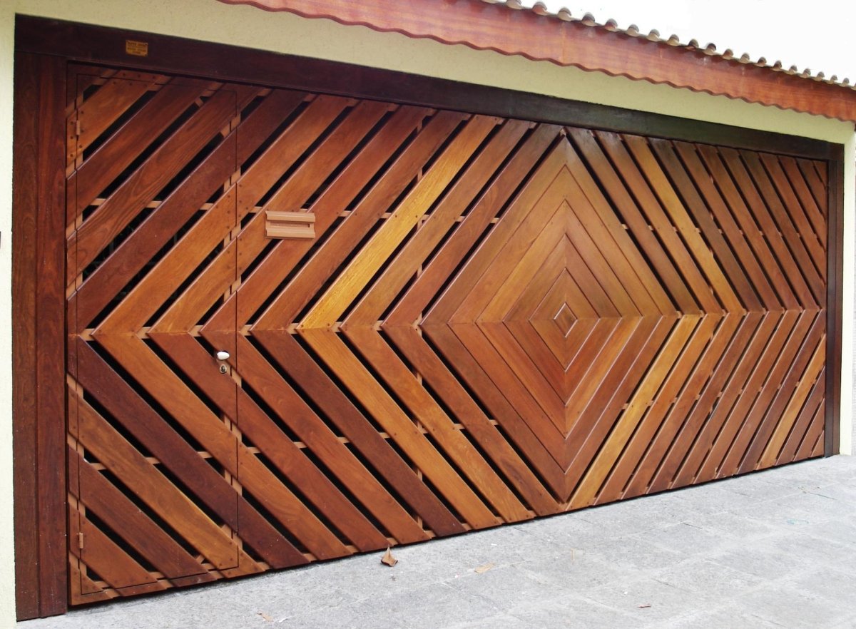 Деревянный забор диагональный