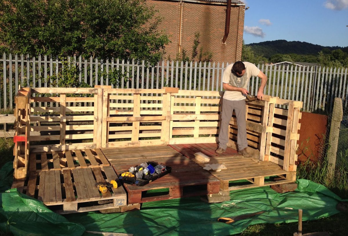 Беседка из поддонов