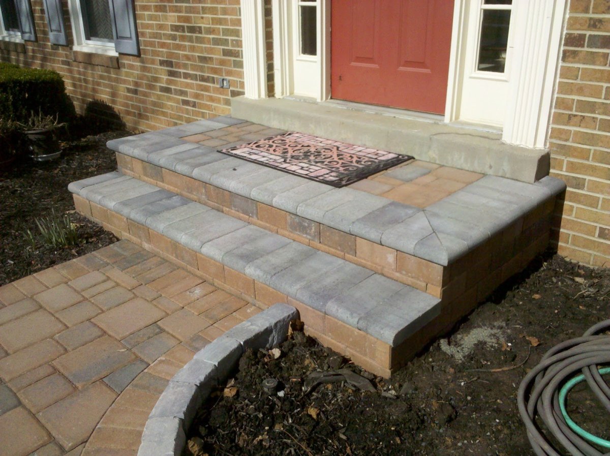 Крыльцо из бетонной плитки