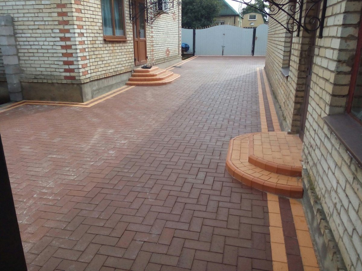 Плитка тротуарная перед крыльцом