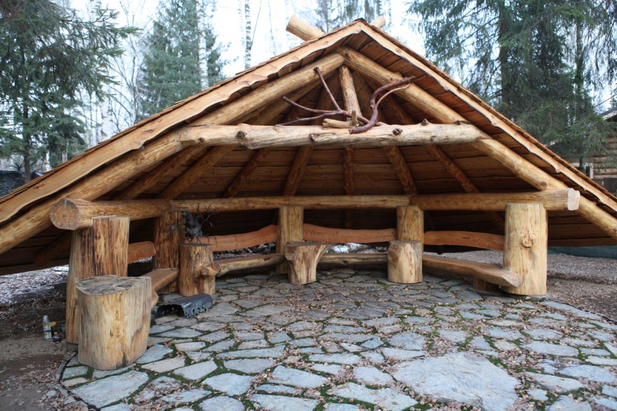 Беседка из бревна
