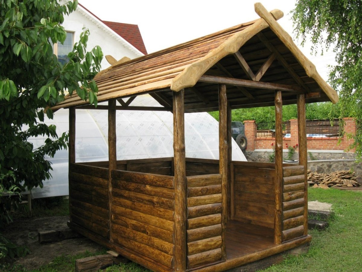 Беседка из горбыля