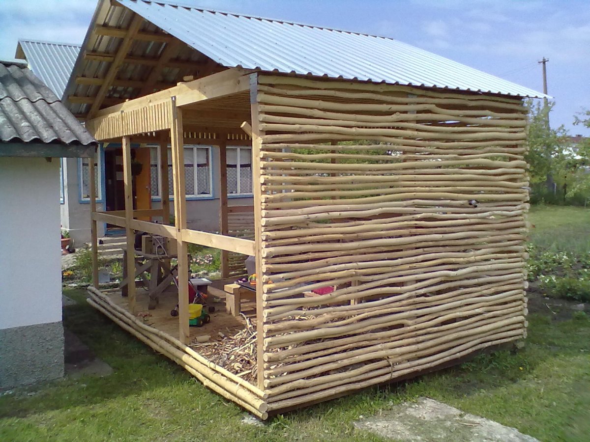 Беседка из горбыля