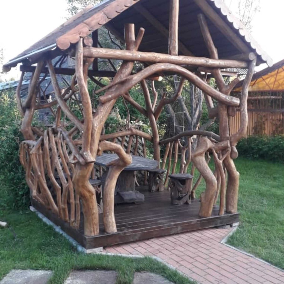 Необычные беседки из дерева