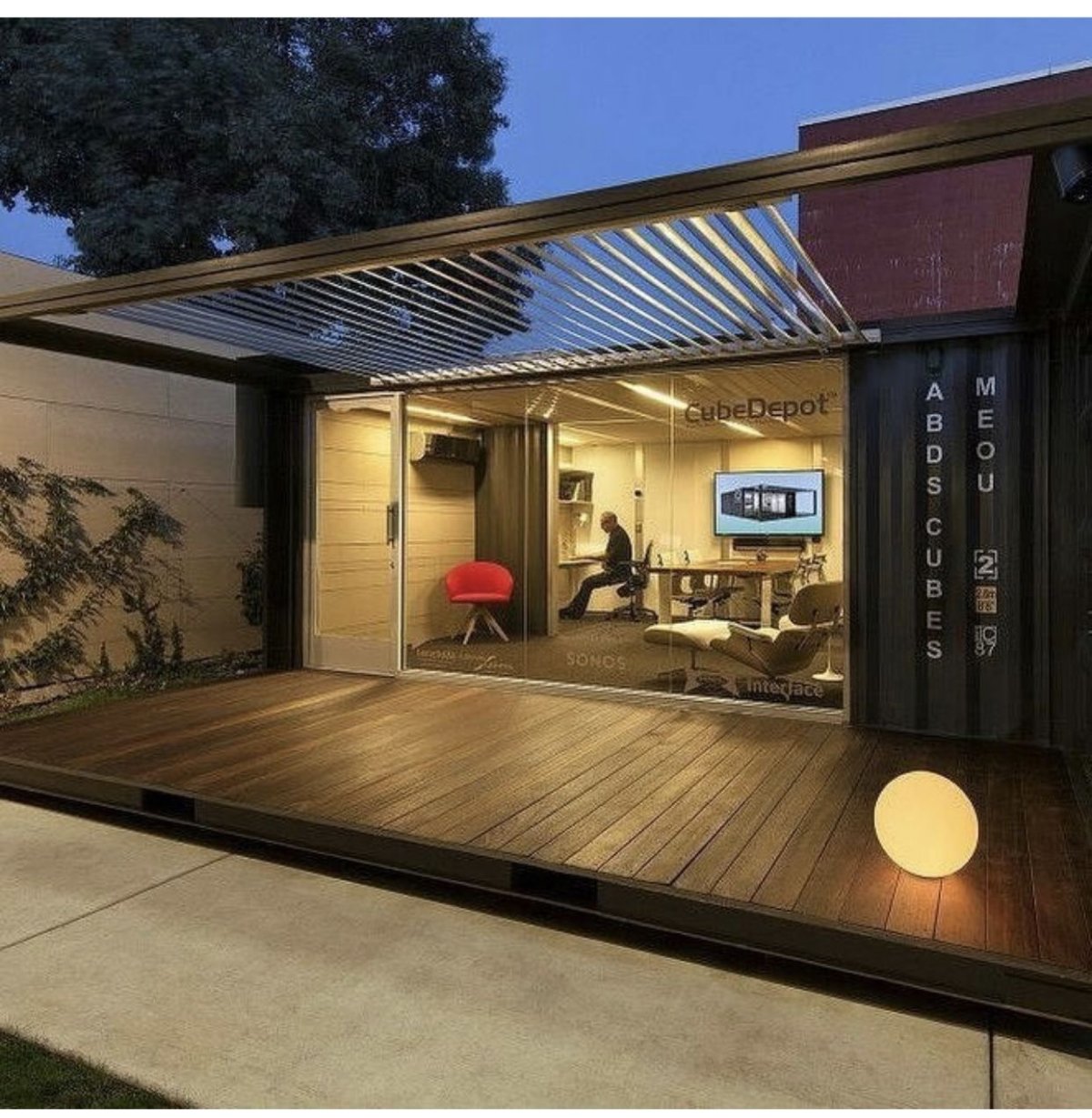 Дом из морских контейнеров