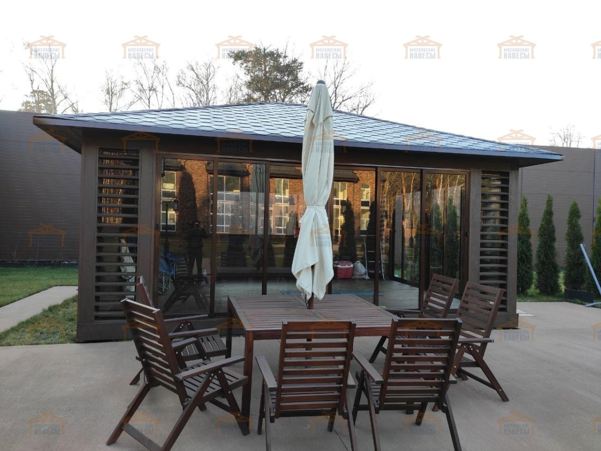 Беседка с панорамными окнами