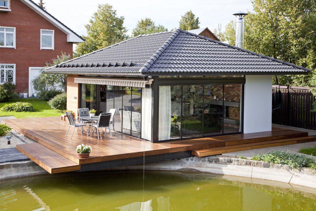 Беседка с панорамными окнами