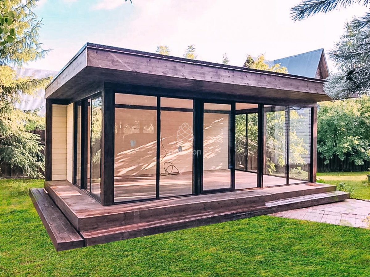 Застекленная беседка
