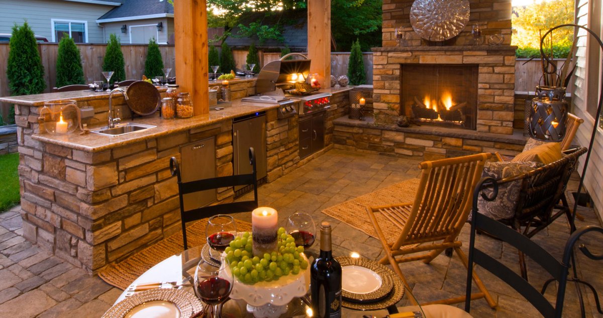 Зона патио с барбекю