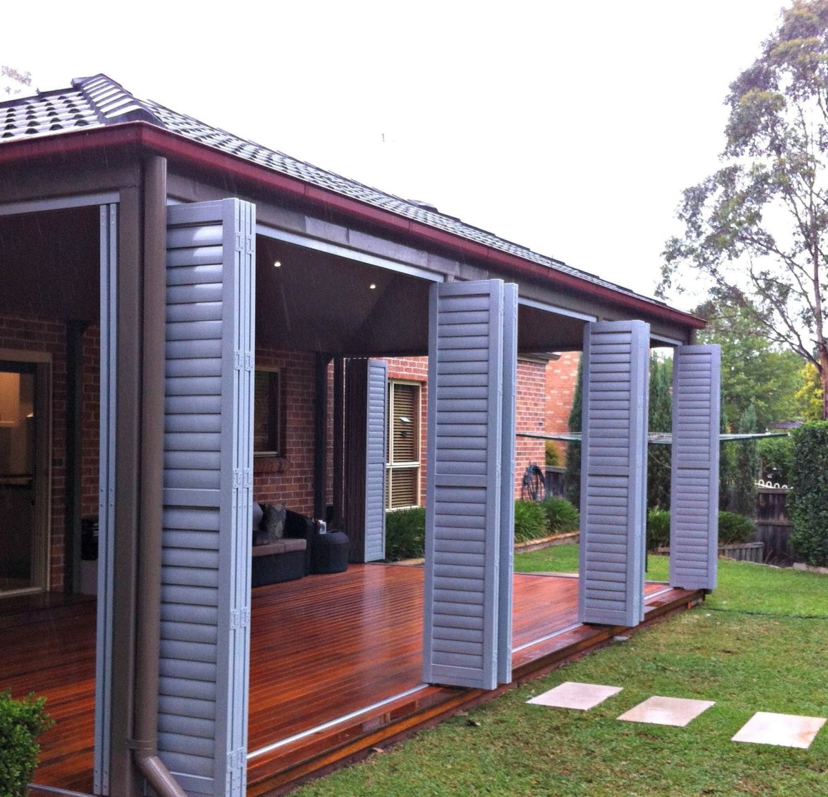 Уличные жалюзи для беседок