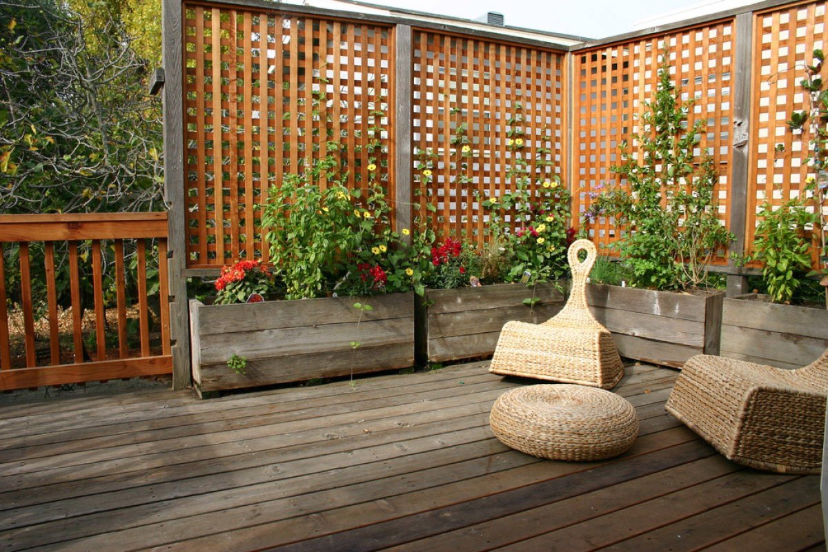 Деревянная перегородка для сада