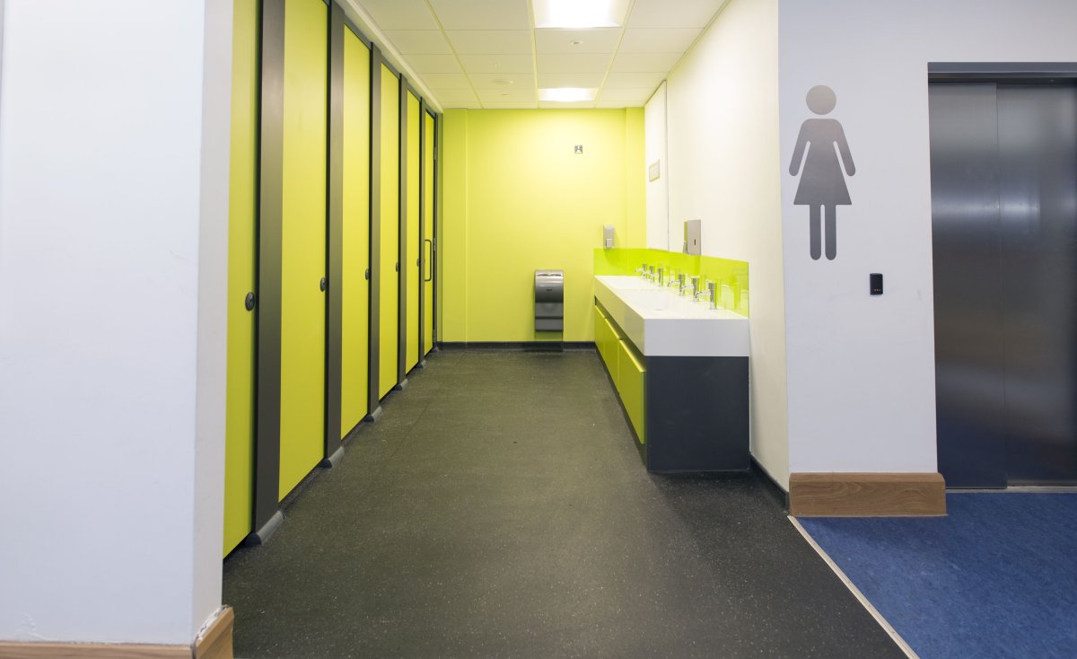 Туалет в школе