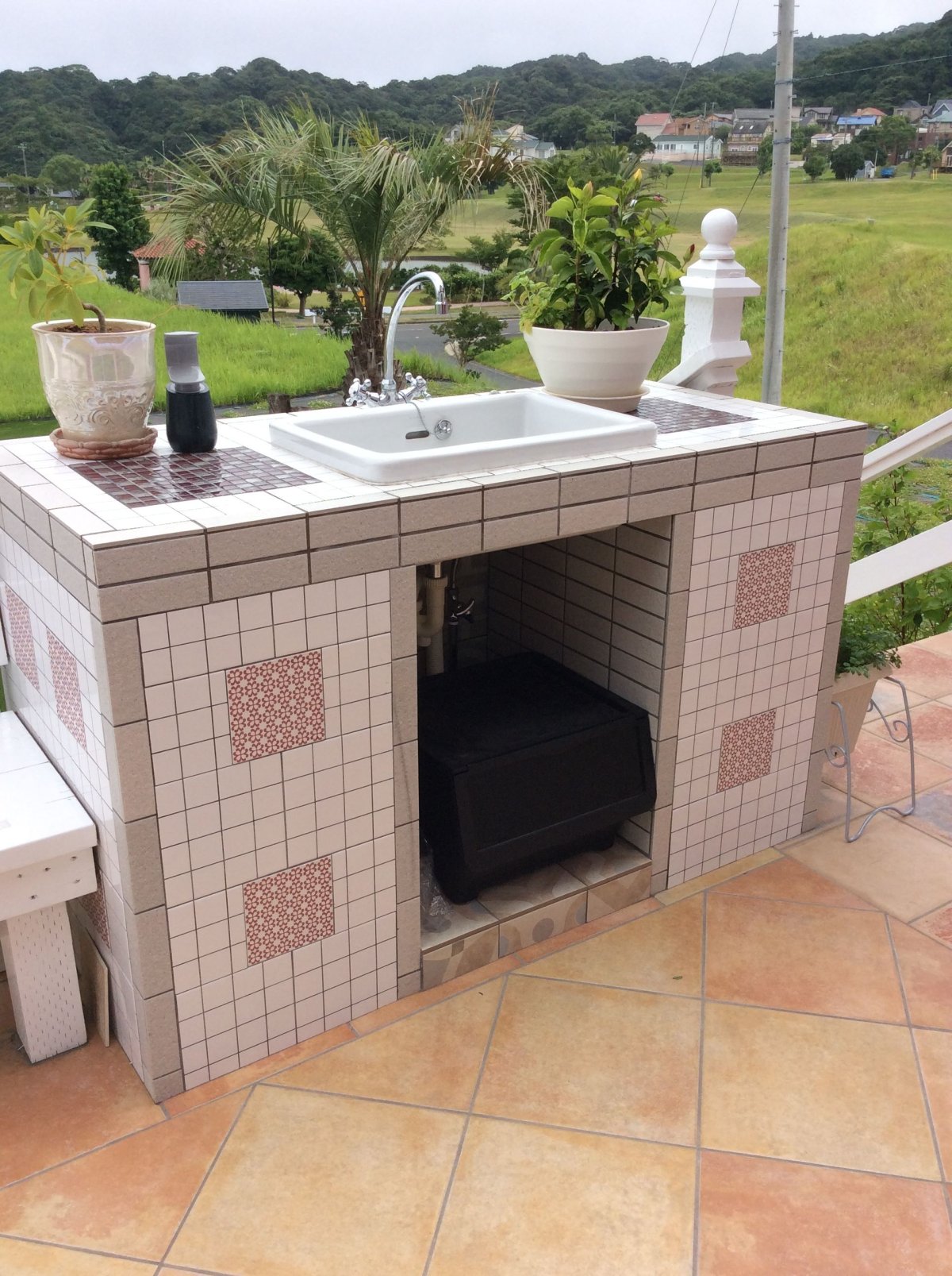 Мойка из кирпича на даче