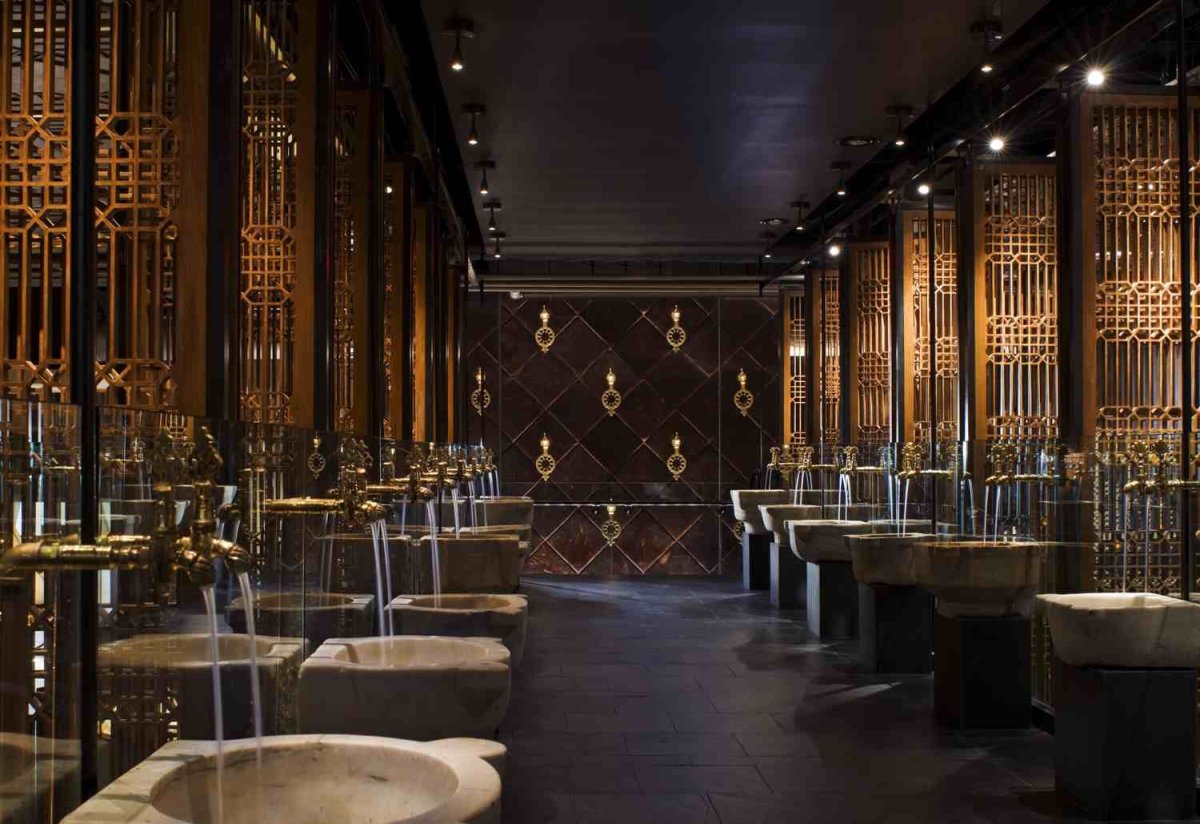 Дизайн туалета в клубе, кафе, ресторане